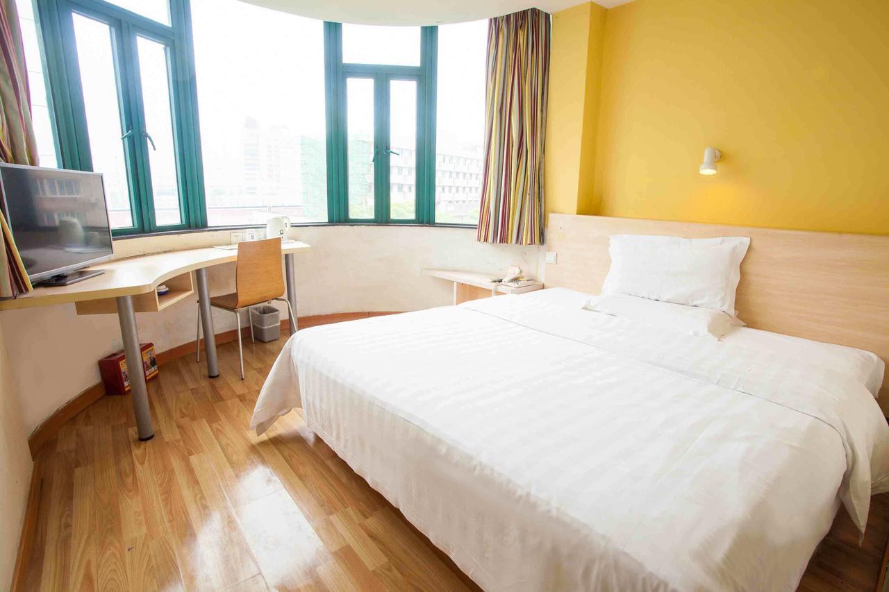 7Days Inn Zhongshan Li He Square Habitación foto